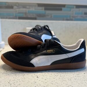Puma Black and White Sneakers M8 W9